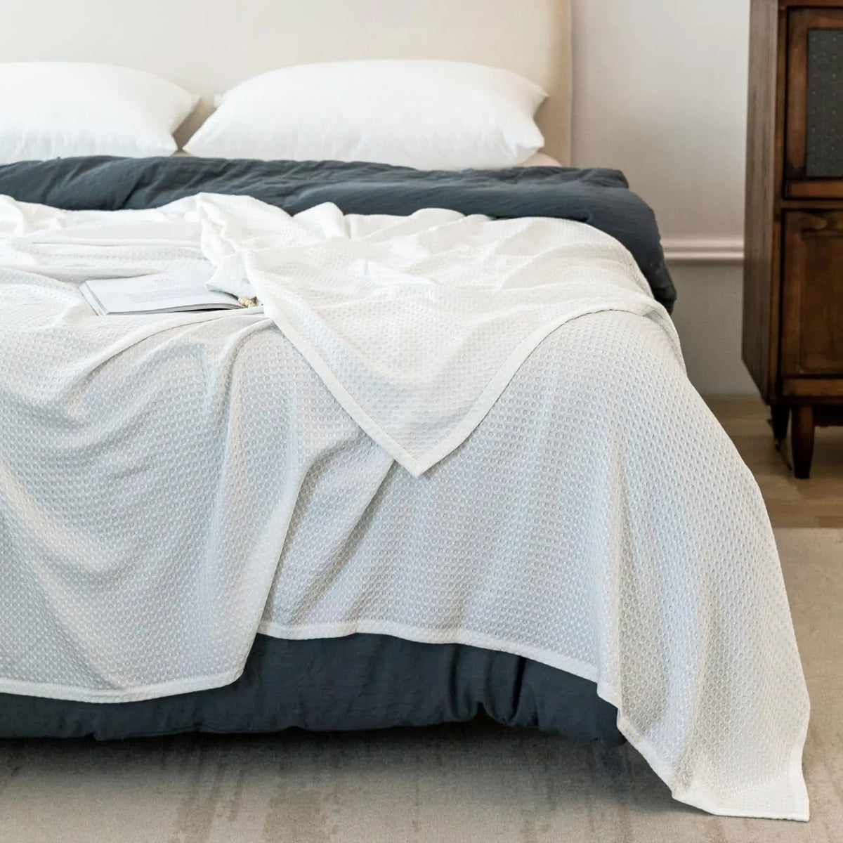 Bamboo Cooling Blanket Breathable Lightweight Bedroom Throw